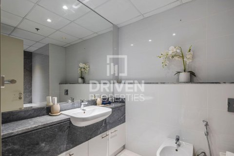 Huoneisto Business Bay, Dubai, Arabiemiraatit 2 makuuhuonetta, 126 m2 № 682824 - kuva 10