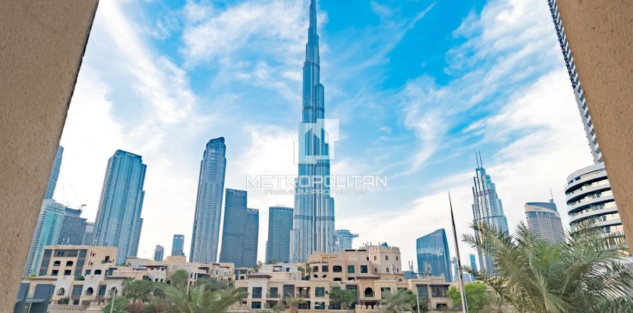 Apartment in Old Town, Dubai, UAE 2 bedrooms, 141 sq.m. № 665049