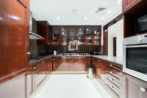 Apartment in Old Town, Dubai, UAE 2 bedrooms, 141 sq.m. № 665049 - photo 12