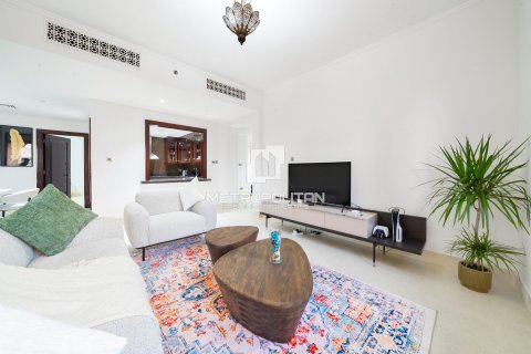 Apartment in Old Town, Dubai, UAE 2 bedrooms, 141 sq.m. № 665049 - photo 2