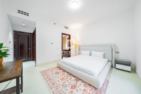 Apartment in Old Town, Dubai, UAE 2 bedrooms, 141 sq.m. № 665049 - photo 22