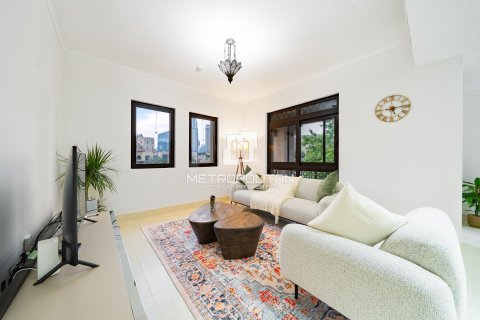 Apartment in Old Town, Dubai, UAE 2 bedrooms, 141 sq.m. № 665049 - photo 30