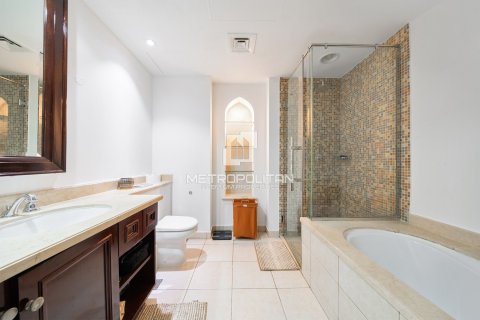 Apartment in Old Town, Dubai, UAE 2 bedrooms, 141 sq.m. № 665049 - photo 18