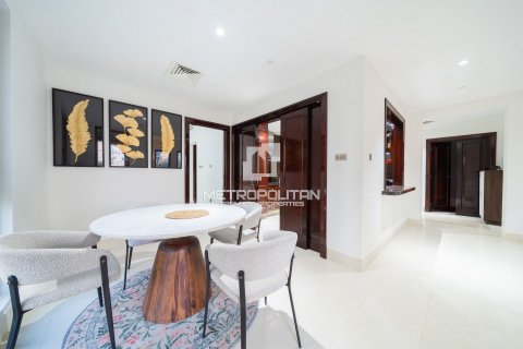 Apartment in Old Town, Dubai, UAE 2 bedrooms, 141 sq.m. № 665049 - photo 10