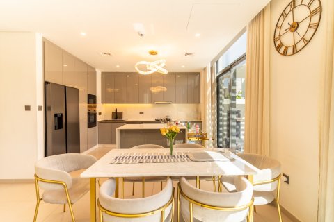 Townhouse in Dubai, UAE 4 bedrooms, 246 sq.m. № 734460 - photo 1
