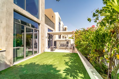 Townhouse in Dubai, UAE 4 bedrooms, 246 sq.m. № 734460 - photo 15
