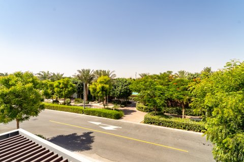 Townhouse in Dubai, UAE 4 bedrooms, 246 sq.m. № 734460 - photo 16