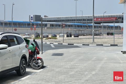 Shop in Jebel Ali, Dubai, UAE 49.5 sq.m. № 633593 - photo 9