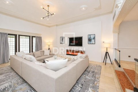 Vila u gradu Al Safa, Dubai, UAE 4 spavaće sobe, 2787.09 m2 Br. 759644 - Slika 1