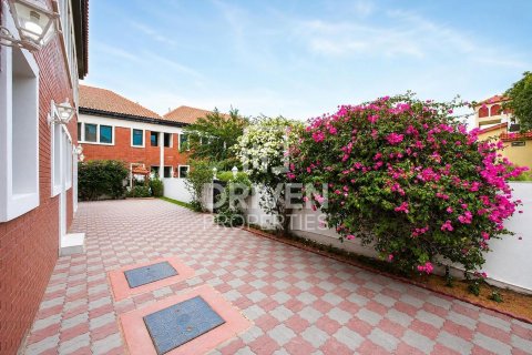 Vila u gradu Al Safa, Dubai, UAE 4 spavaće sobe, 2787.09 m2 Br. 759644 - Slika 10