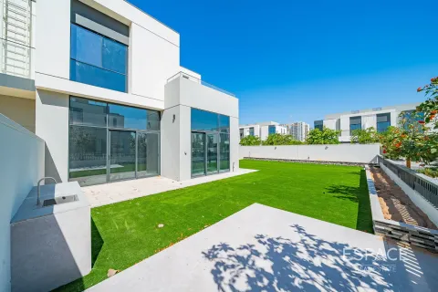 Townhouse in Al Furjan, Dubai, UAE 4 bedrooms, 280 sq.m. № 661154 - photo 1