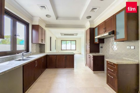 Vilë në Dubai, Emiratet e Bashkuara Arabe 6 dhoma gjumi, 632.3 m2. № 634731 - Foto 19