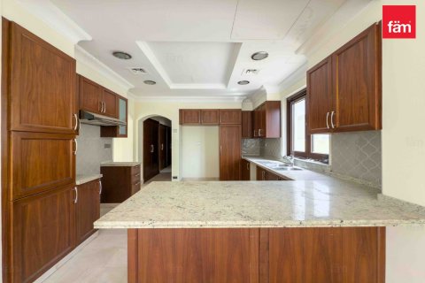 Vilë në Dubai, Emiratet e Bashkuara Arabe 6 dhoma gjumi, 632.3 m2. № 634731 - Foto 20