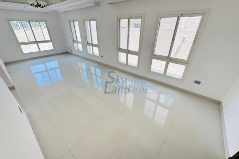 Villa zur Miete in Umm Suqeim, Dubai, VAE 4 Schlafzimmer, 371.6 m2 Nr. 633431 - Foto 4