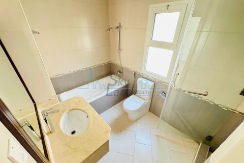 Villa zur Miete in Umm Suqeim, Dubai, VAE 4 Schlafzimmer, 371.6 m2 Nr. 633431 - Foto 23