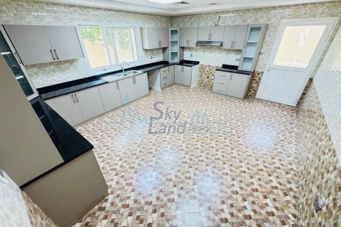 Villa zur Miete in Umm Suqeim, Dubai, VAE 4 Schlafzimmer, 371.6 m2 Nr. 633431 - Foto 6