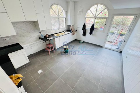 Villa in affitto a Umm Suqeim, Dubai, EAU 4 camere da letto, 325.2 mq. № 633430 - foto 6