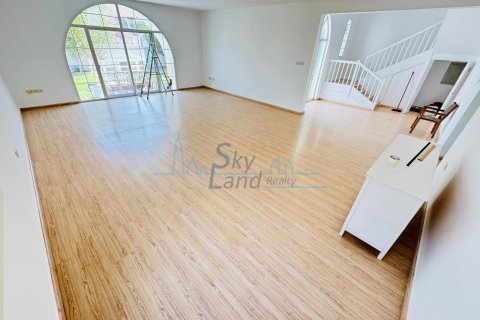 Villa in affitto a Umm Suqeim, Dubai, EAU 4 camere da letto, 325.2 mq. № 633430 - foto 9