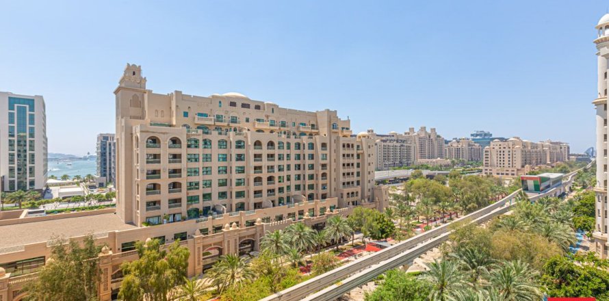 Apartment in Palm Jumeirah, Dubai, UAE 2 bedrooms, 185.8 sq.m. № 712893