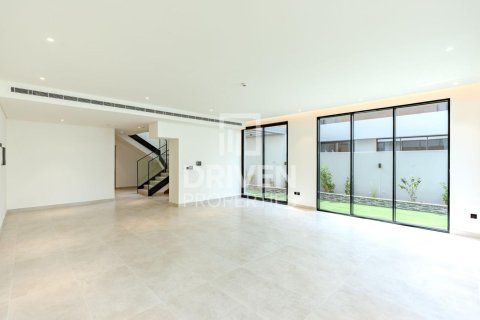 Vilë në Dubai Land, Emiratet e Bashkuara Arabe 3 dhoma gjumi, 281.59 m2. № 746844 - Foto 1
