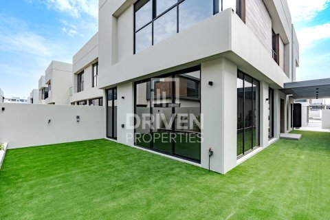 Vilë në Dubai Land, Emiratet e Bashkuara Arabe 3 dhoma gjumi, 281.59 m2. № 746844 - Foto 27