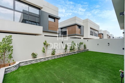 Vilë në Dubai Land, Emiratet e Bashkuara Arabe 3 dhoma gjumi, 281.59 m2. № 746844 - Foto 23