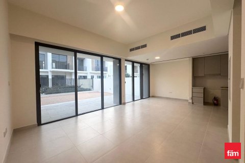 Villa til leje i Dubai, UAE 3 soveværelser, 174 kvm № 685941 - foto 2