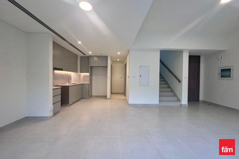 Villa itt: Dubai, EAE, 3 hálószoba, 174 m², azonosító: 685941