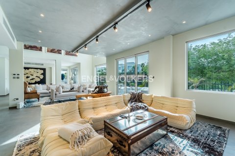 فيلا للبيع في Jumeirah Islands، دبي، الإمارات العربية المتحدة 4 غرفة نوم ، 511 متر مربع ، رقم 696407 - صورة 3