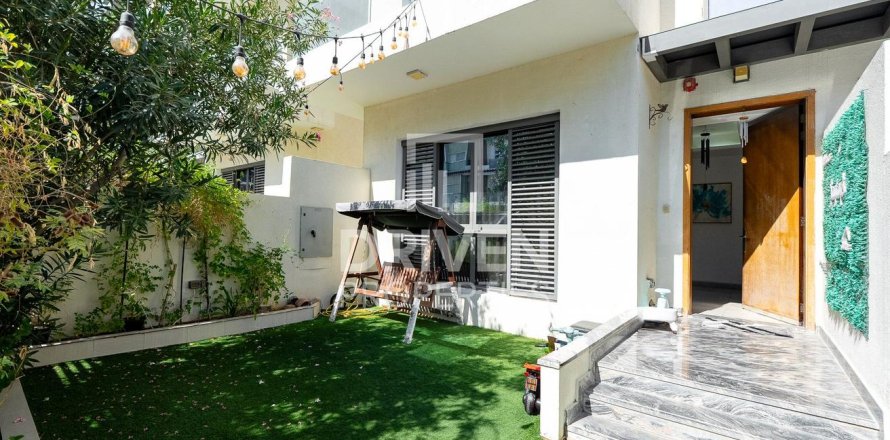 Jumeirah Village Circle, Dubai, UAE의 빌라 침실 4개, 293.48제곱미터 번호 756464