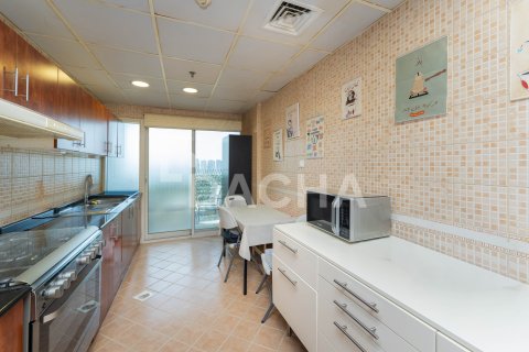 Appartamento in vendita a Dubai Sports City, Dubai, EAU 2 camere da letto, 147 mq. № 713640 - foto 3