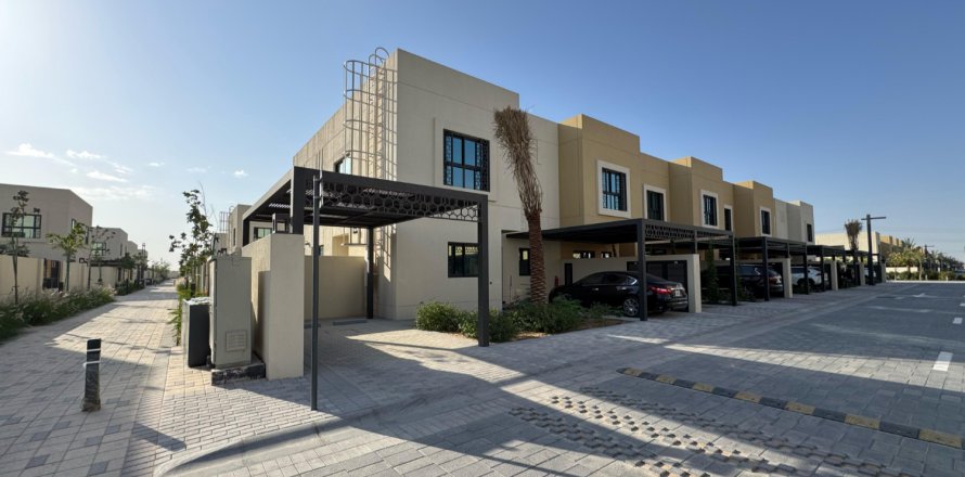 Kaupunkipientalo Sharjah, Arabiemiraatit 3 makuuhuonetta, 250.84 m2 № 749274