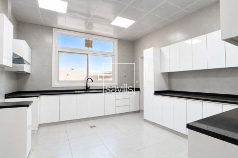 Vila u Al Rahba, Abu Dhabi, UAE 5 spavaćih soba, 1274.72 m2 Br. 766888 - fotografija 12