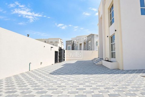 Vila u Al Rahba, Abu Dhabi, UAE 5 spavaćih soba, 1274.72 m2 Br. 766888 - fotografija 16