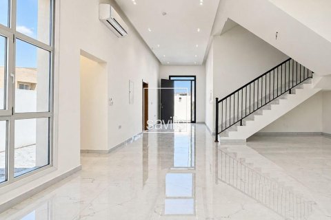 Vila u Al Rahba, Abu Dhabi, UAE 5 spavaćih soba, 1274.72 m2 Br. 766888 - fotografija 4