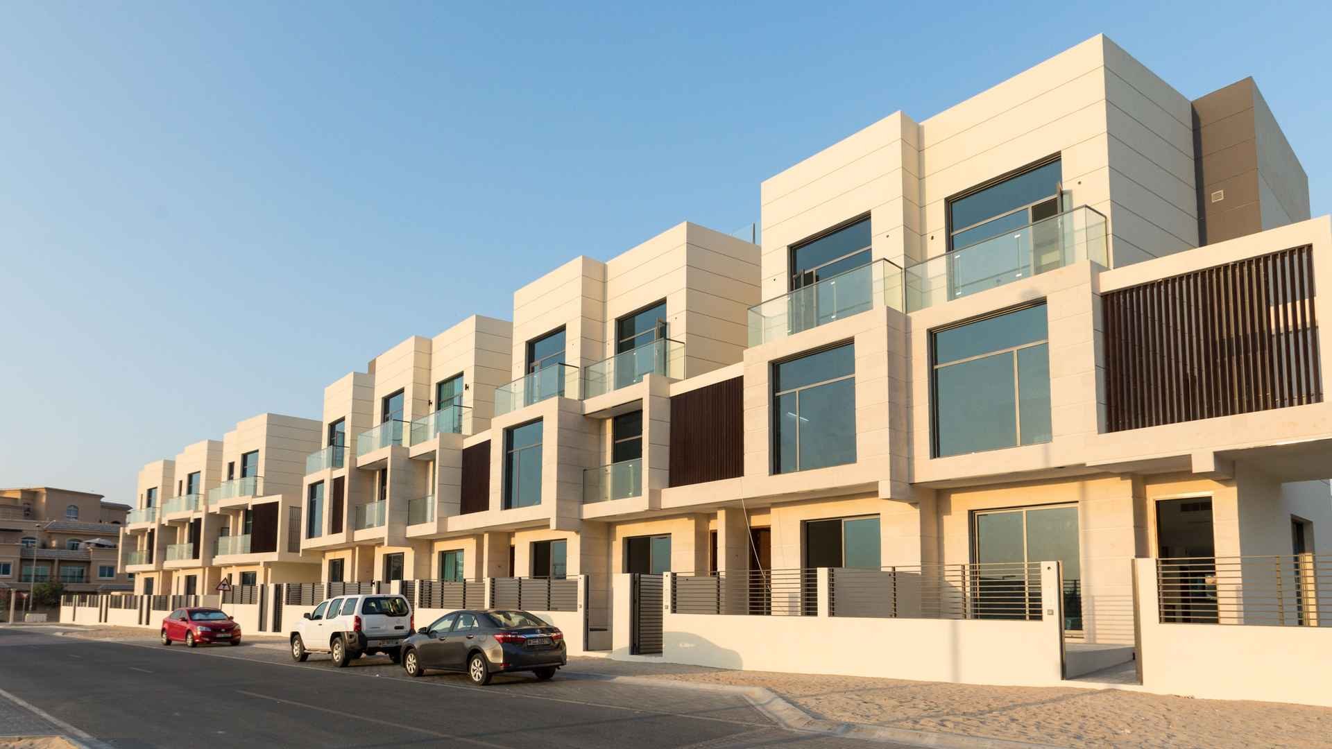 WESTAR CREST TOWNHOUSES