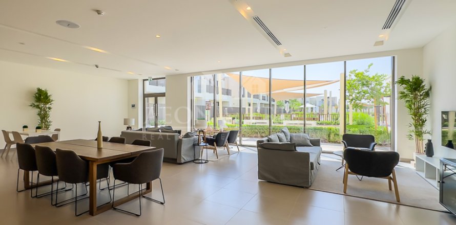 Villa Dubai South (Dubai World Central), Dubaijā, AAE 4 istabas, 236 m2 Nr. 648676