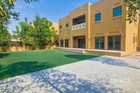 Üürile anda villa asukohaga Al Furjan, Dubai, AÜE: 3 magamistoaga, 357 m² Nr 661267 - pilt 1