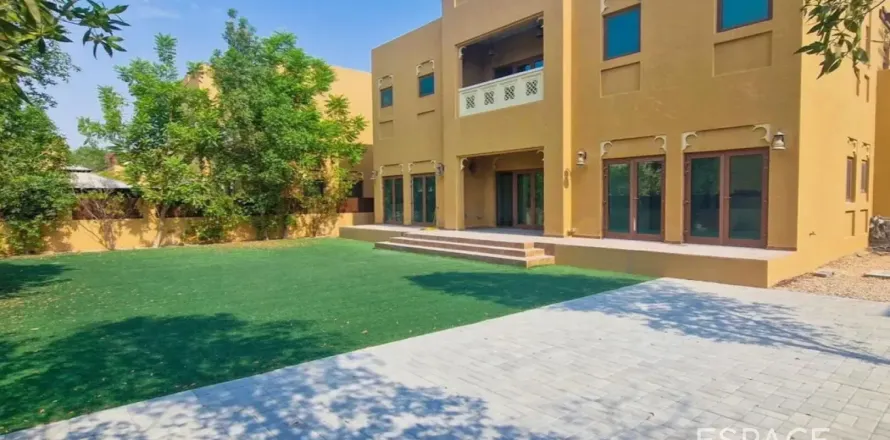 Villa asukohaga Al Furjan, Dubai, AÜE: 3 magamistoaga, 357 m² Nr 661267