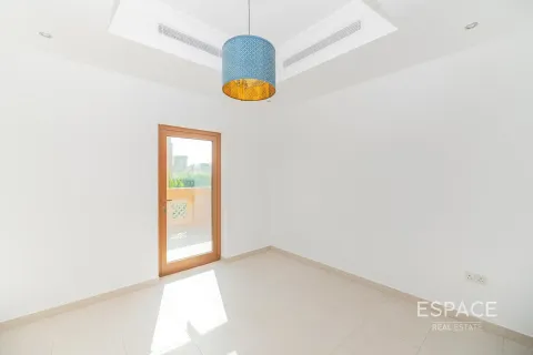 Üürile anda villa asukohaga Al Furjan, Dubai, AÜE: 3 magamistoaga, 357 m² Nr 661267 - pilt 4