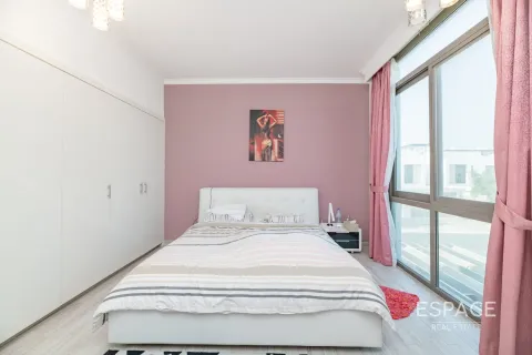 Townhouse in Dubai, UAE 4 bedrooms, 225 sq.m. № 661266 - photo 4