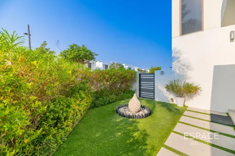 Townhouse in Dubai, UAE 4 bedrooms, 225 sq.m. № 661266 - photo 8