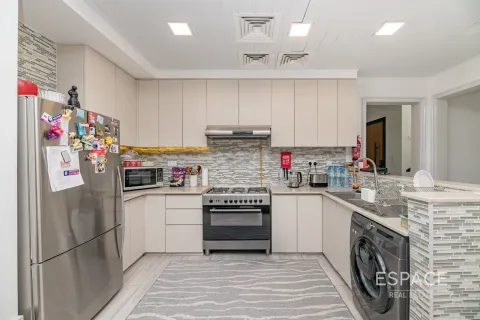 Townhouse in Dubai, UAE 4 bedrooms, 225 sq.m. № 661266 - photo 7