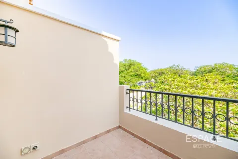 Városi lakóépület itt: Arabian Ranches, Dubai, EAE, 3 hálószoba, 226 m², azonosító: 661269 - fénykép 13