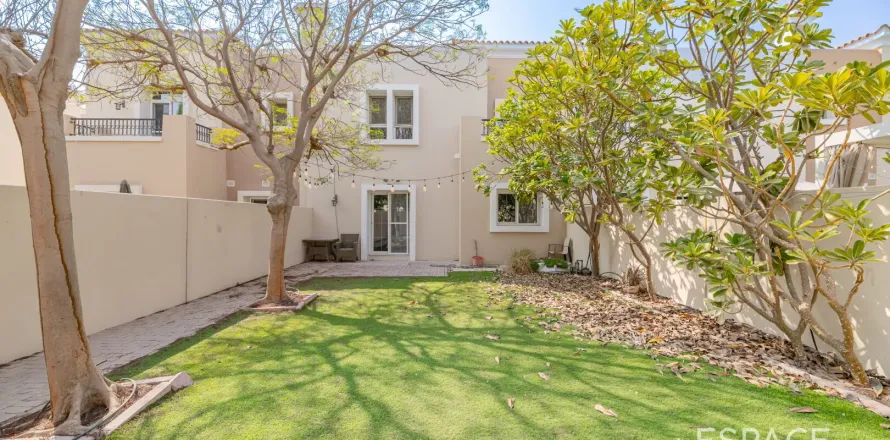 Városi lakóépület itt: Arabian Ranches, Dubai, EAE, 3 hálószoba, 226 m², azonosító: 661269