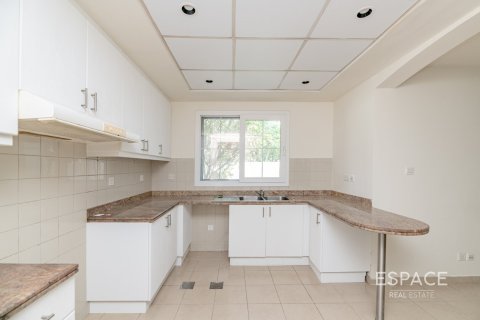 Városi lakóépület itt: Arabian Ranches, Dubai, EAE, 3 hálószoba, 226 m², azonosító: 661269 - fénykép 5