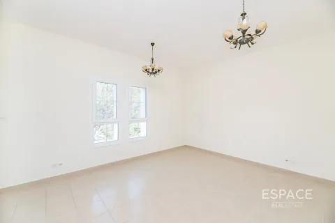 Városi lakóépület itt: Arabian Ranches, Dubai, EAE, 3 hálószoba, 226 m², azonosító: 661269 - fénykép 6