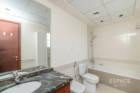 Városi lakóépület itt: Arabian Ranches, Dubai, EAE, 3 hálószoba, 226 m², azonosító: 661269 - fénykép 9