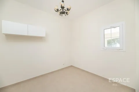 Városi lakóépület itt: Arabian Ranches, Dubai, EAE, 3 hálószoba, 226 m², azonosító: 661269 - fénykép 8