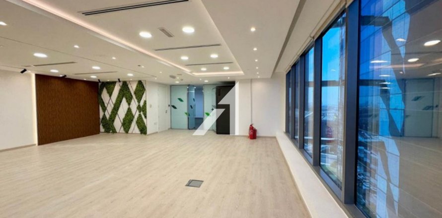 Oficiu în Sheikh Zayed Road, Dubai, EAU 202.6 mp.  №668652